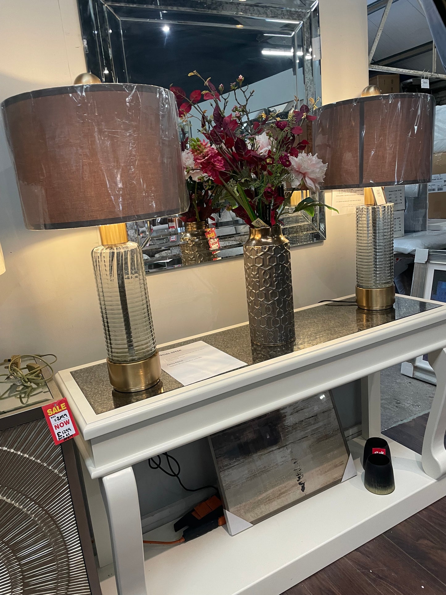 Fallon scroll console table with 2 table lamps