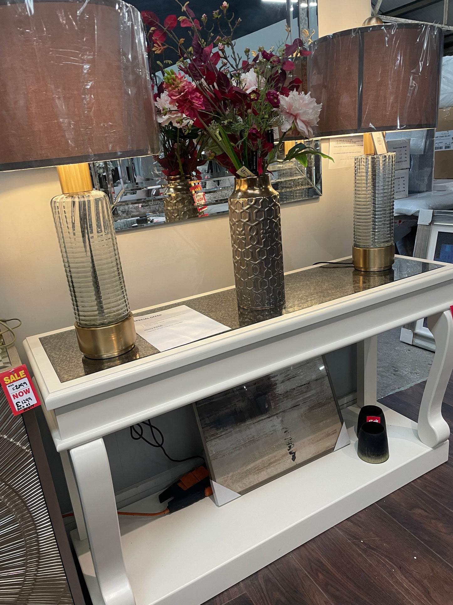Fallon scroll console table with 2 table lamps